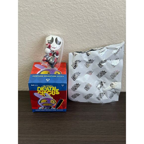 The Amazing Digital Circus Animiniz Costume Adventure Series Figure - Gangle - Picture 1 of 5